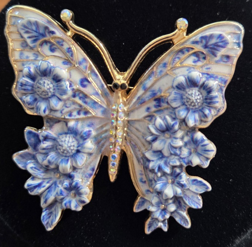 Blue Butterfly Brooch Gorgeous 3D Art Gold Tone & Rhinestones in Pink Gift Pouch