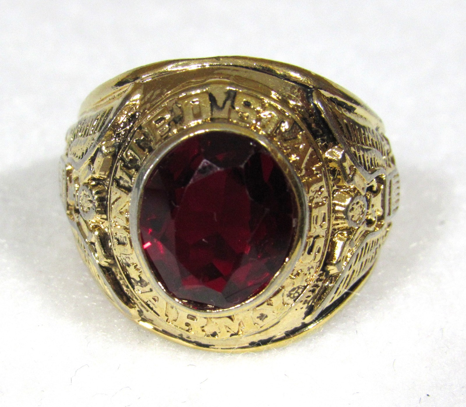 Vintage Men’s US Army Red Stone Ring 8 KT Gold – H.G.E. Size 10 1/4, 10.7 Grams