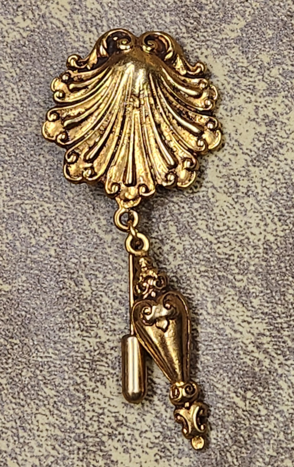 VTG Yves Saint Laurent Gold Tone Scalloped Seashell & Charm Lapel Hat Stick Pin
