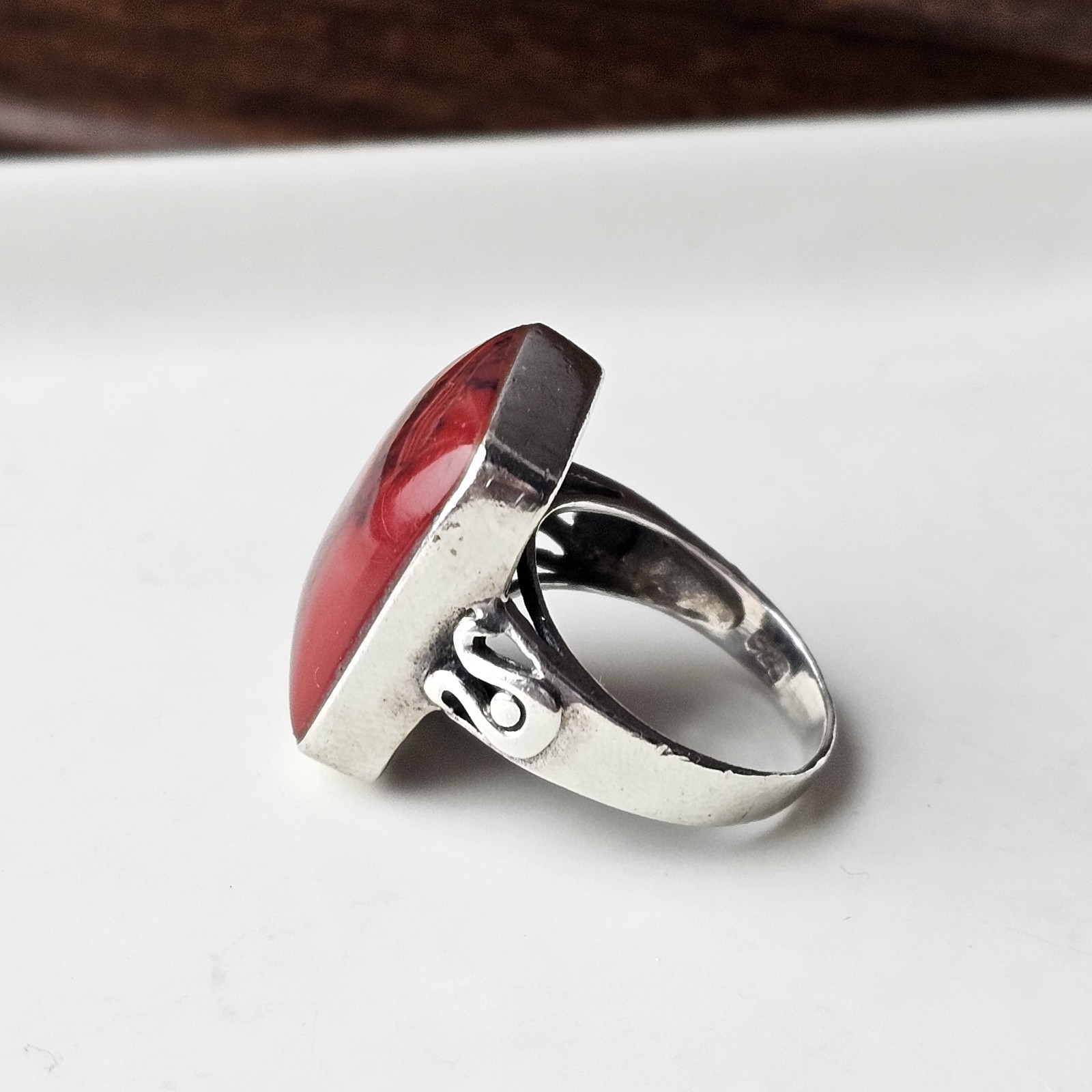 Vintage 925 Sterling Silver Red Jasper Statement Ring Size 7 – 7.13g
