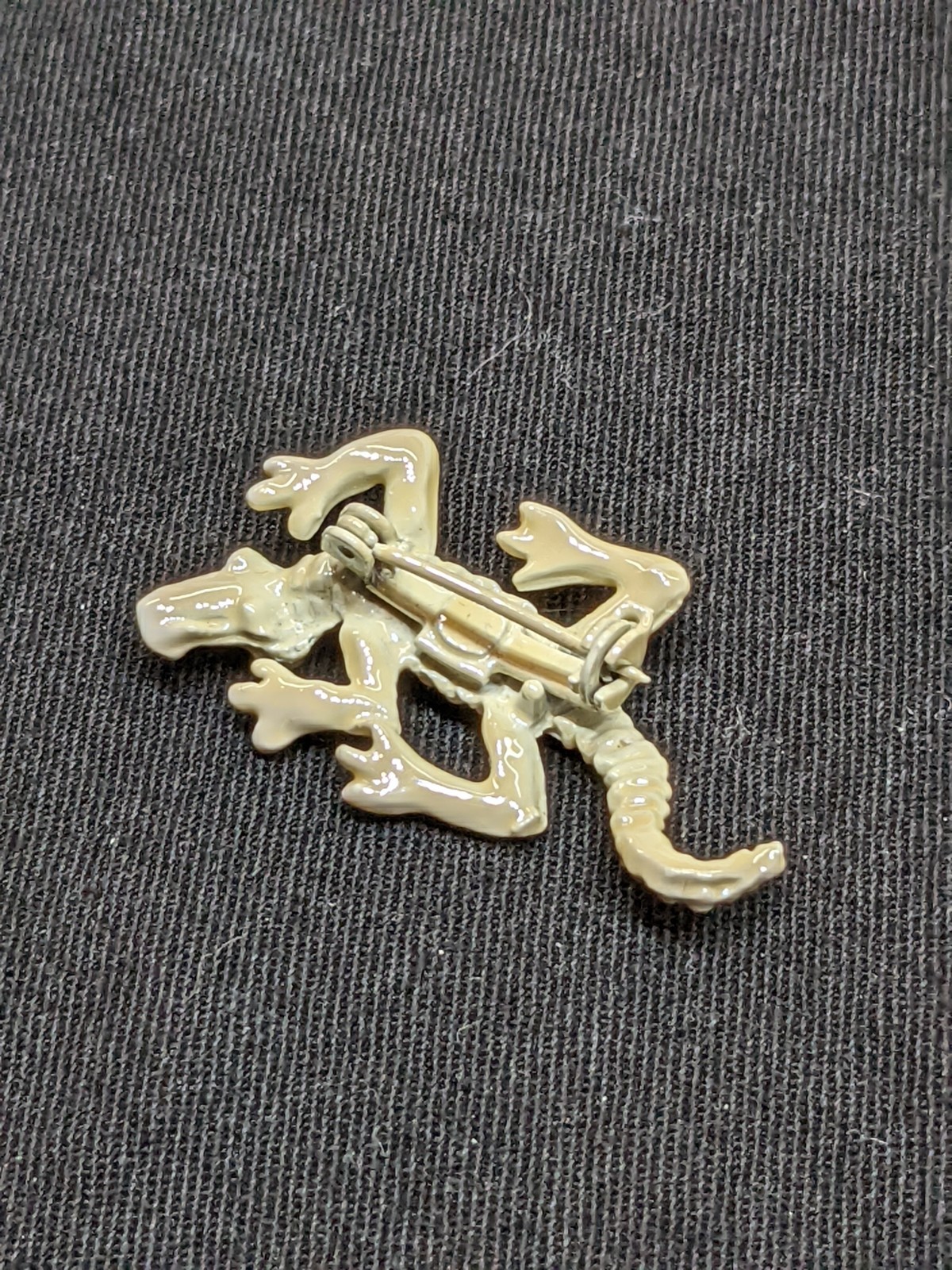 Vintage Alligator Brooch Iridescent Ivory Enamel Crocodile Reptile Lizard Pin