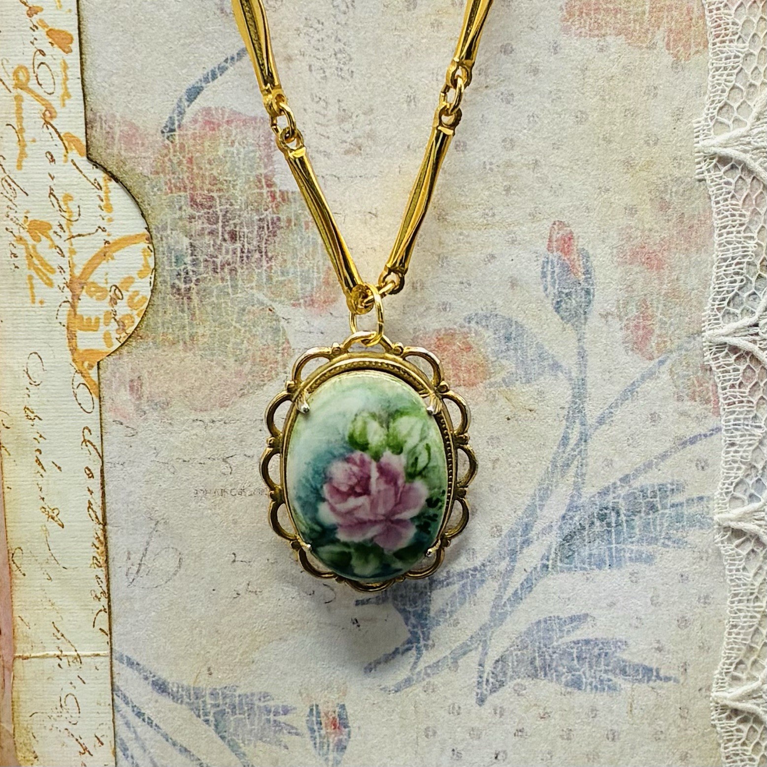 Vintage Oval Rose Pendant Necklace on Vintage Gold Plated Fancy Link Chain