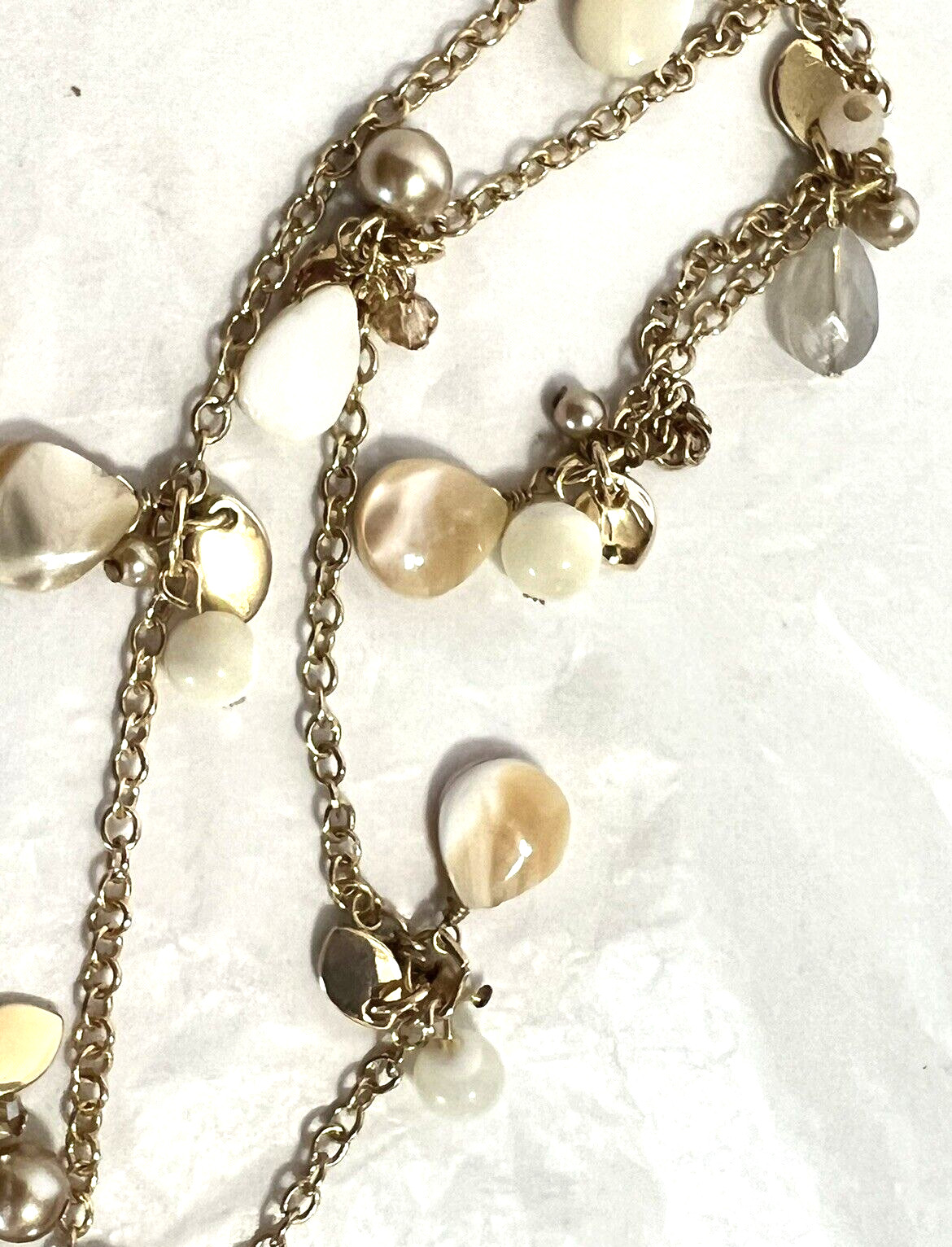 LOT OF 2 NECKLACES GOLD TONE CHAPS VINTAGE CHAIN/BELT MOTHER OF PEARL 32-36 IN