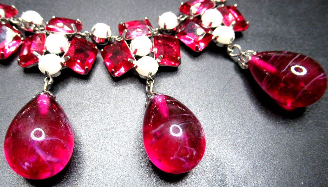 HENKEL & GROSSE For CHRISTIAN DIOR Germany 1963 Pink Flawed Glass Necklace Set