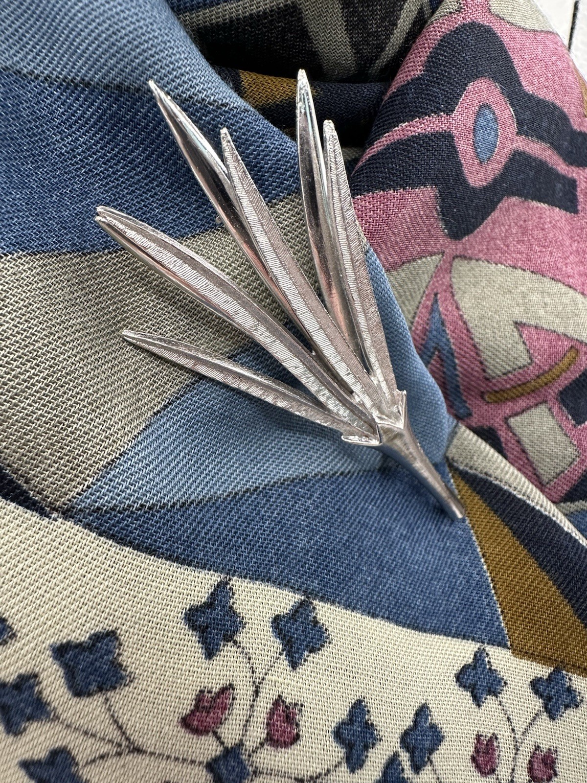 Vintage PIM Brooch Silver Tone Plant