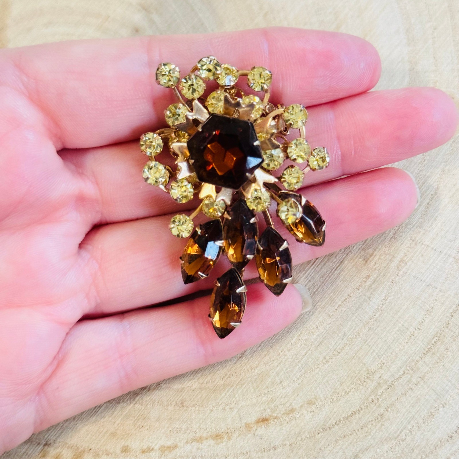 VTG Cathe Signed Flower pin Brooch Jeweled Crystal rhinestone Bouquet rare gold