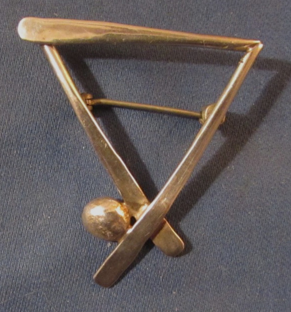 VINTAGE SIGNED BASEBALL BATS & BALL STERLING SILVER BROOCH PIN
