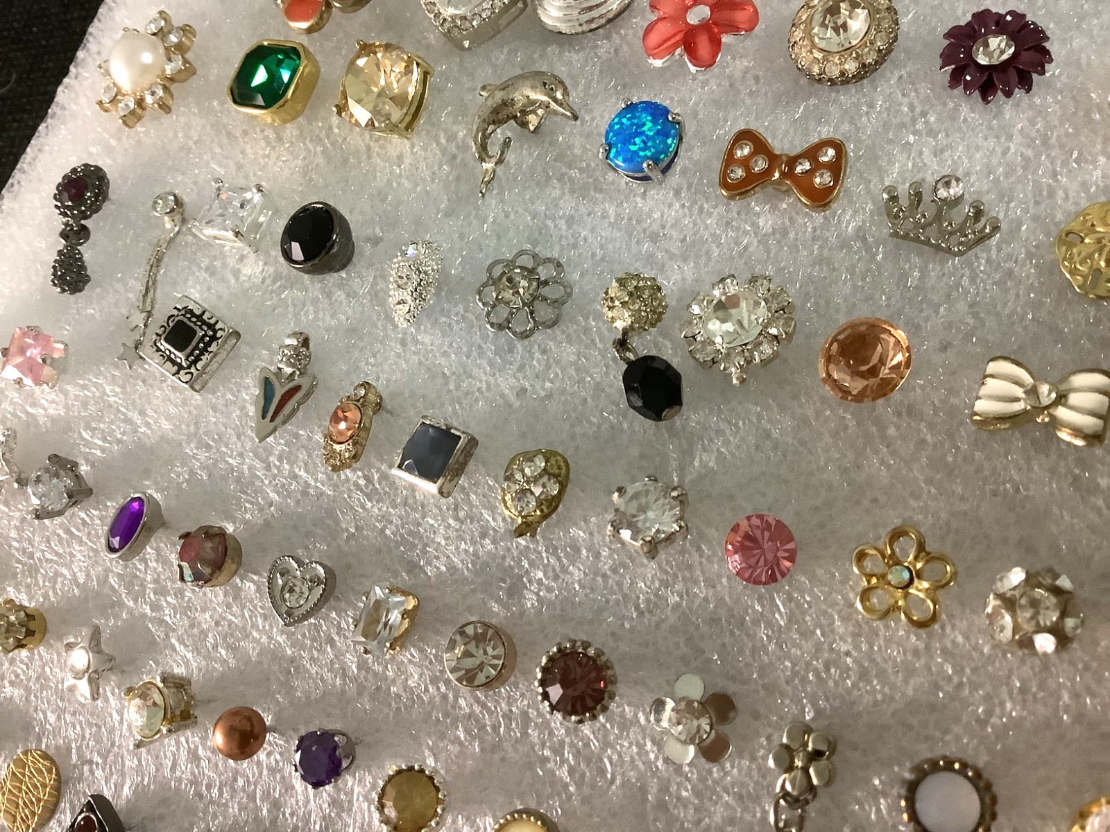 Huge lot of mixed vintage SINGLE stud earrings various unknown stones materials