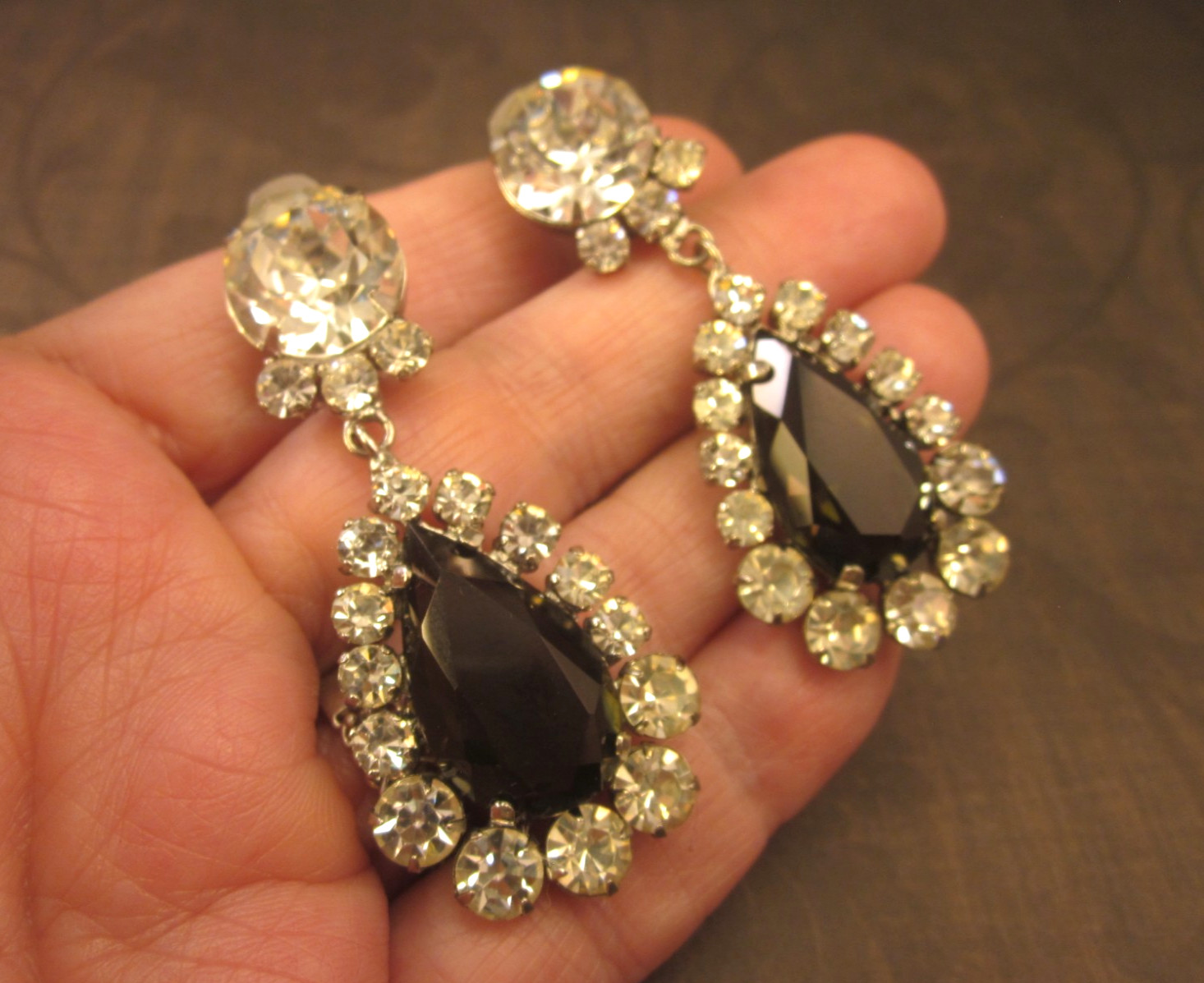VTG Signed Schreiner New York Dangle Clip-On Earrings-Gray/Black & Clear Stones