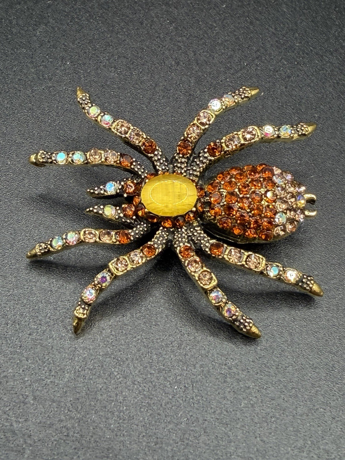 gold-tone spider brooch yellow cabochon stone And amber crystals
