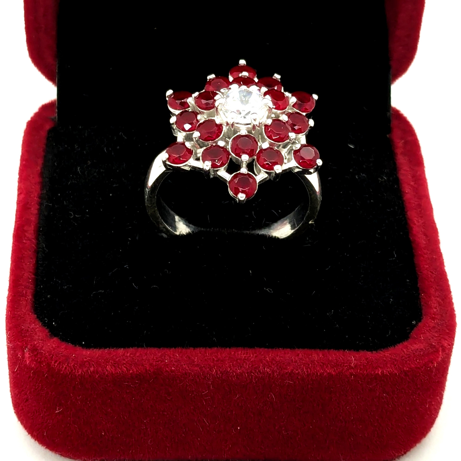 Vintage Luxury RING Sterling Silver 925 with Bright Stones -size: 7.5 (18mm) #68