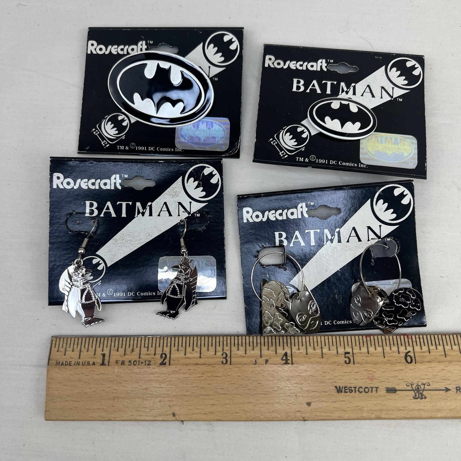 Vtg 1991 Batman Returns 2 Pin & 2 Earrings Cat women retro 90s Y2K DC Comics