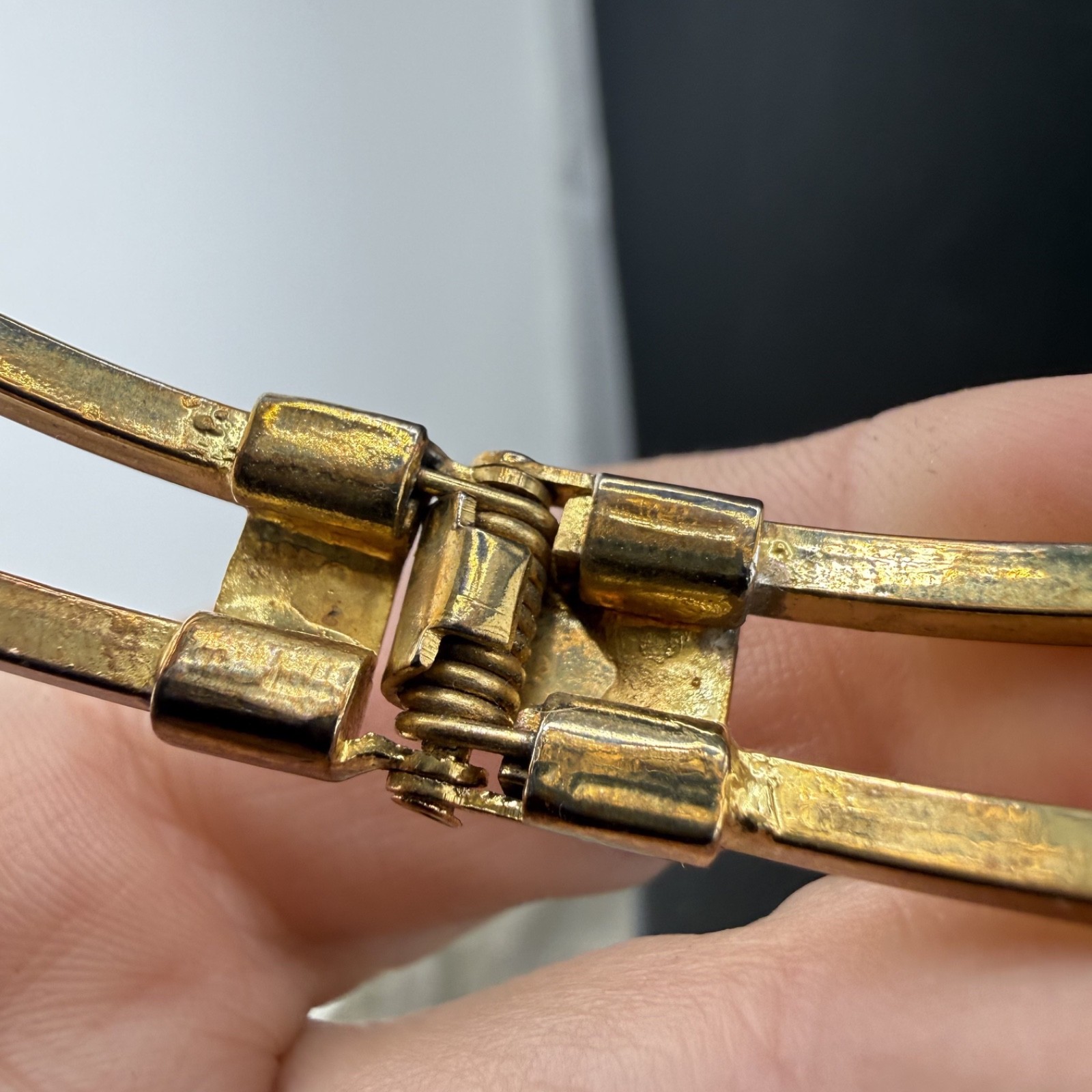 Vintage Rhinestone Hinged Bangle Flower Gold Tone Spring 6”
