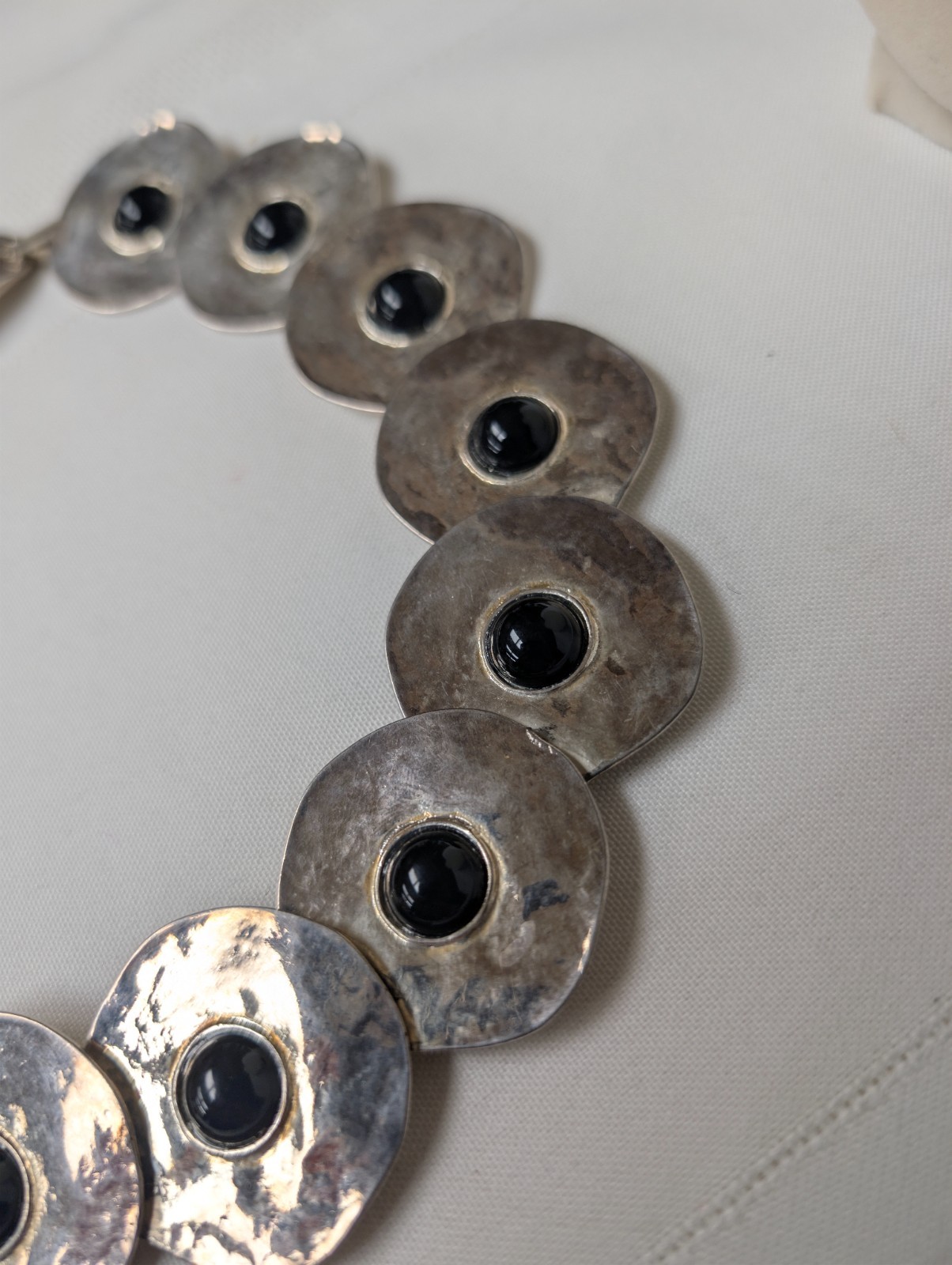 Vintage Silver Toned Hammered Faux Onyx Cab Dramatic Statement Choker Necklace