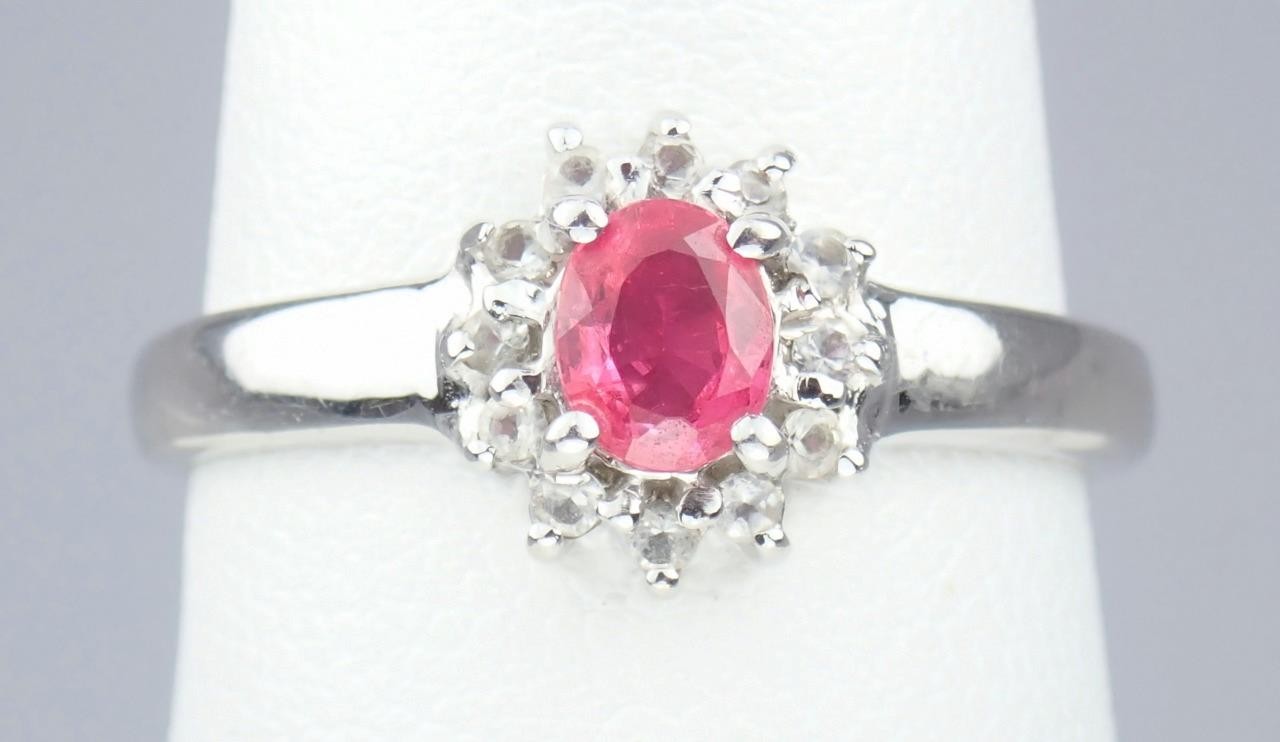 Beautiful Vintage Estate Solid 9K White Gold Red Spinel Floral Ring Size 7