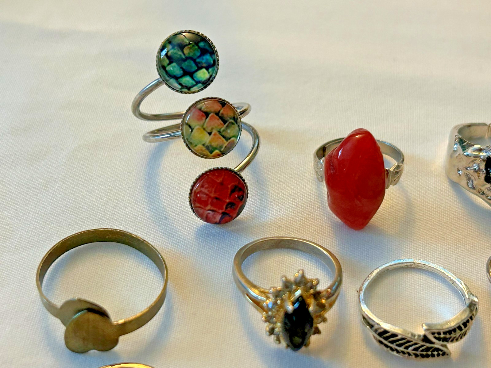 Estate Jewelry Ring Lot 22 Vintage Fashion Collectible Silver/Gold Tone