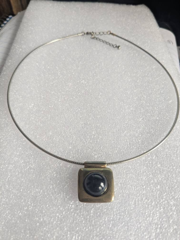 Wire Choker Style Necklace vintage black bead Pendant Good Vintage Cond.