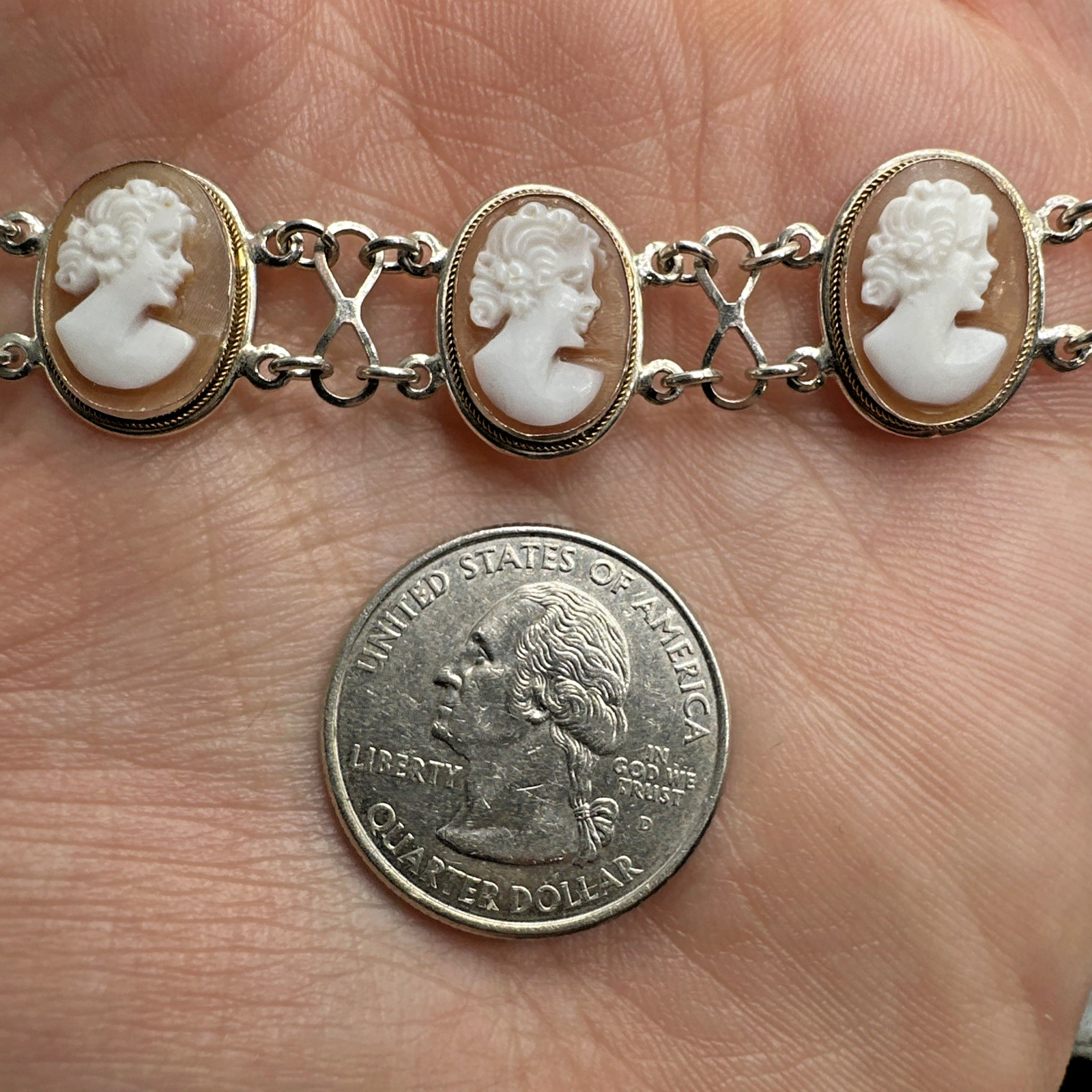 Vtg Stunning Cameo Shell Sterling Silver Bracelet 8″ 13.4g Made in Naples Italy