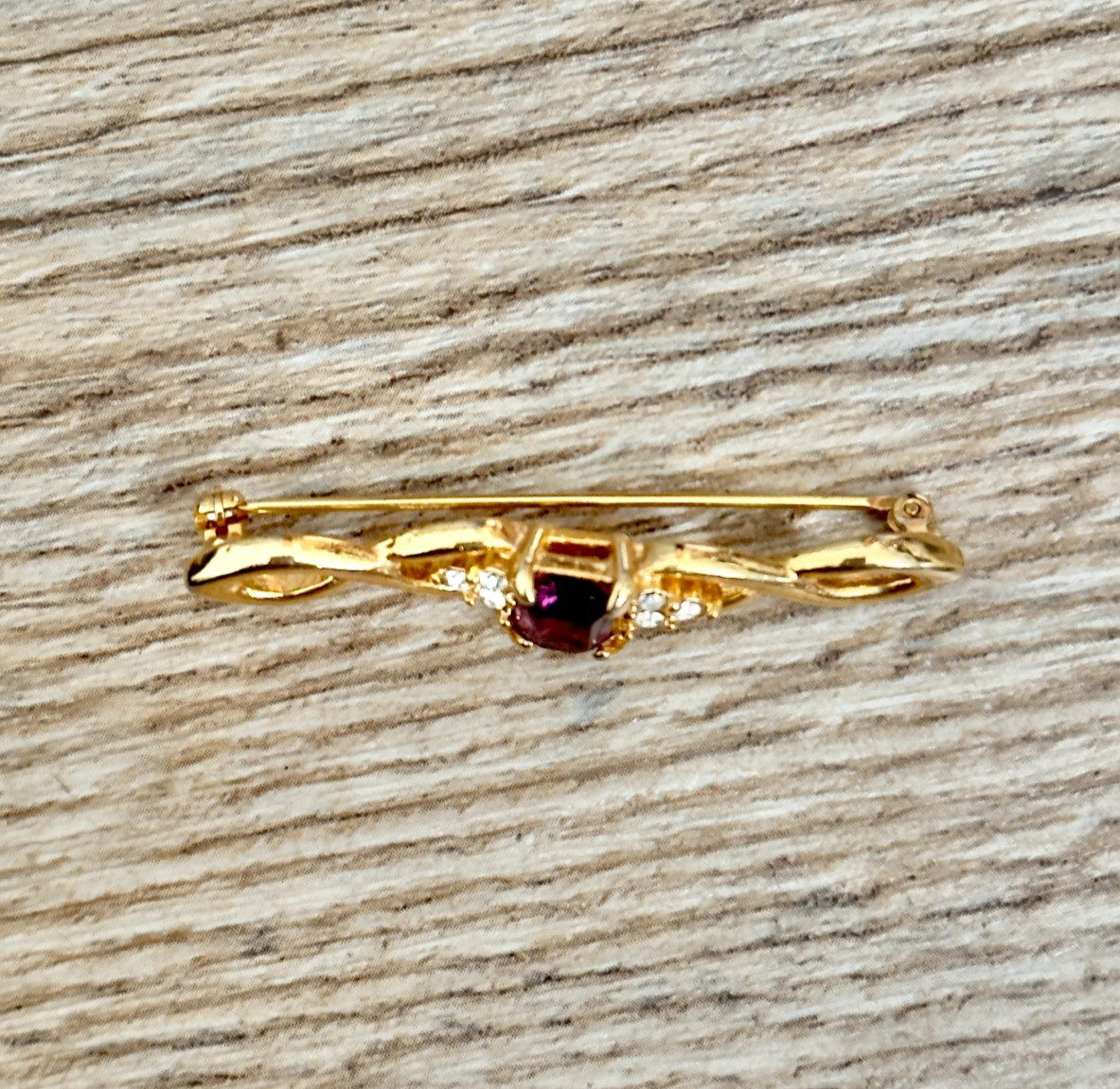 Rhinestone Brooch Pin Twisted Gold Tone Unsigned