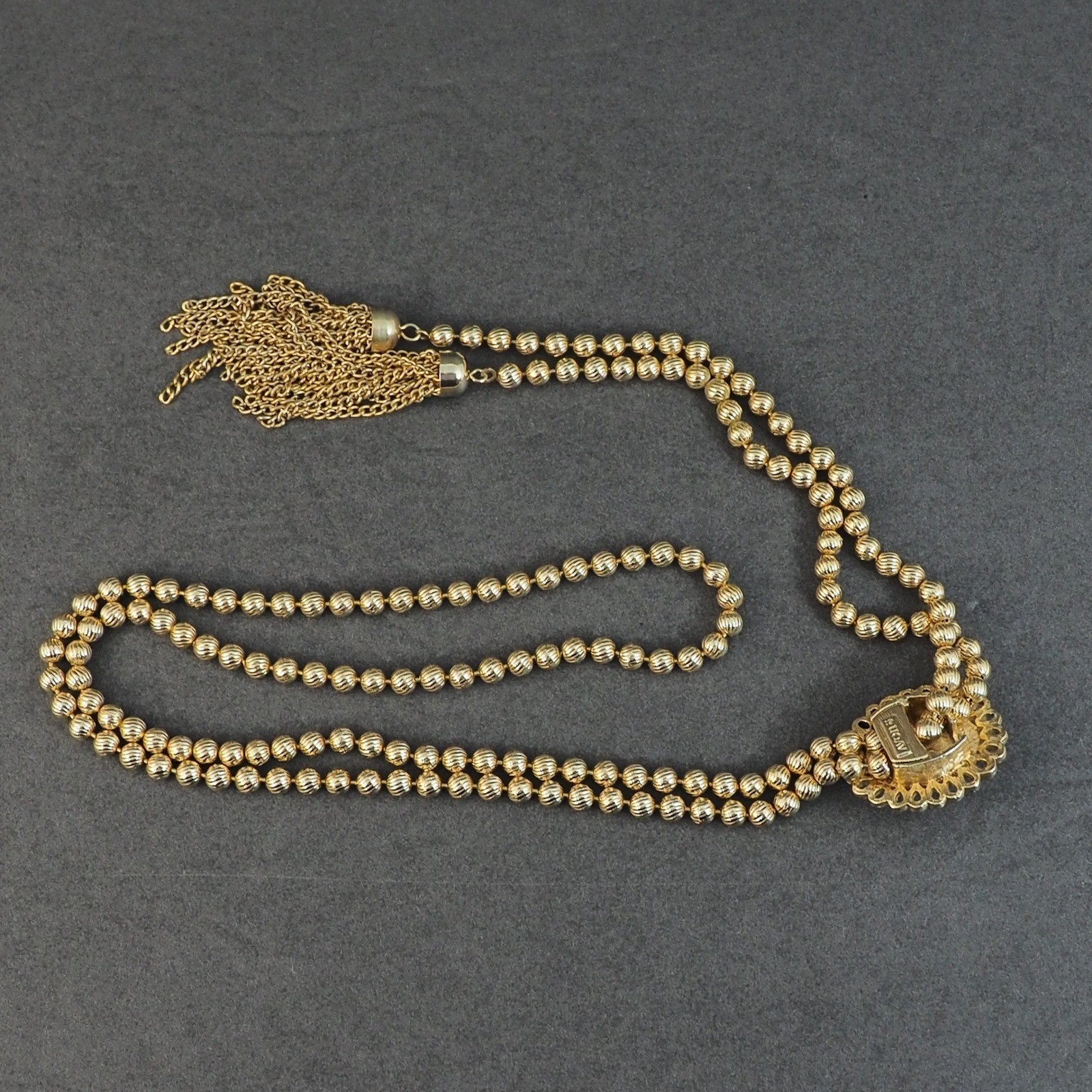 Avon Ming Green Necklace Gold Tone Adjustable Lariat Tassel Cabochon Vintage MCM