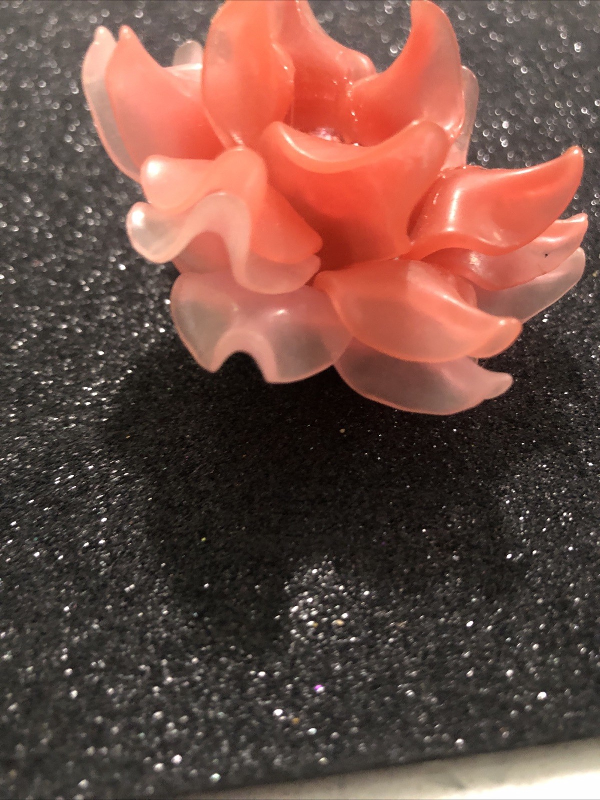 GORGEOUS VINTAGE CELLULOSE FLOWER 1940’S RHINESTONES ACETATE BROOCH