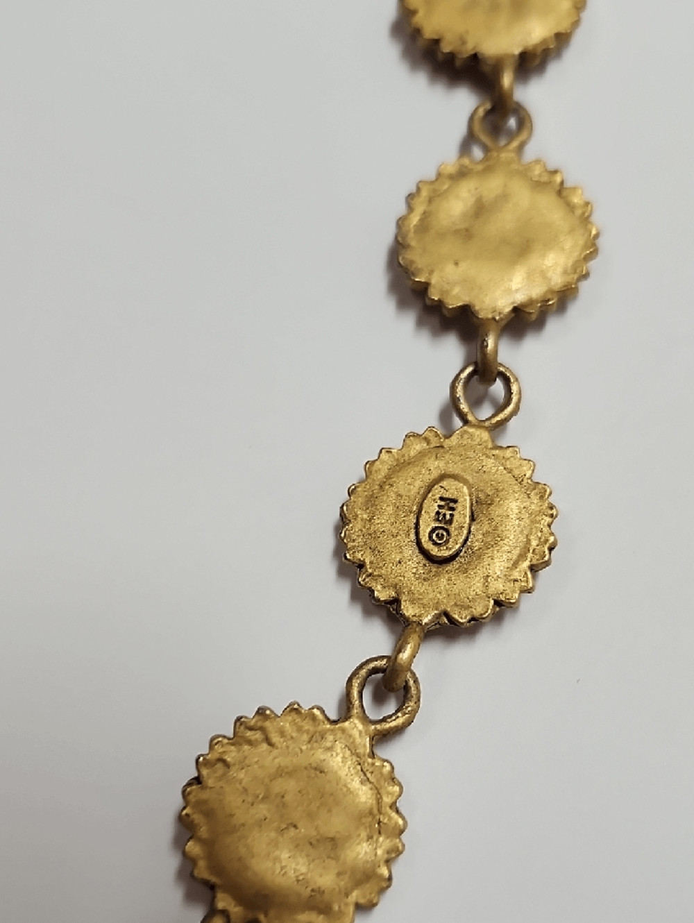 Matte Gold Tone Flower Link Necklace – Women Jewelry Vintage Signed EH