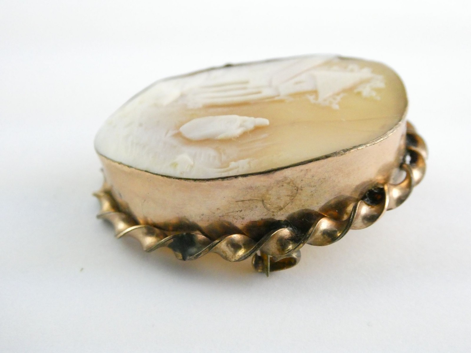 Antique Unmarked Goldtone Metal Carved Shell Cameo Landscape Scene Pin AS IS