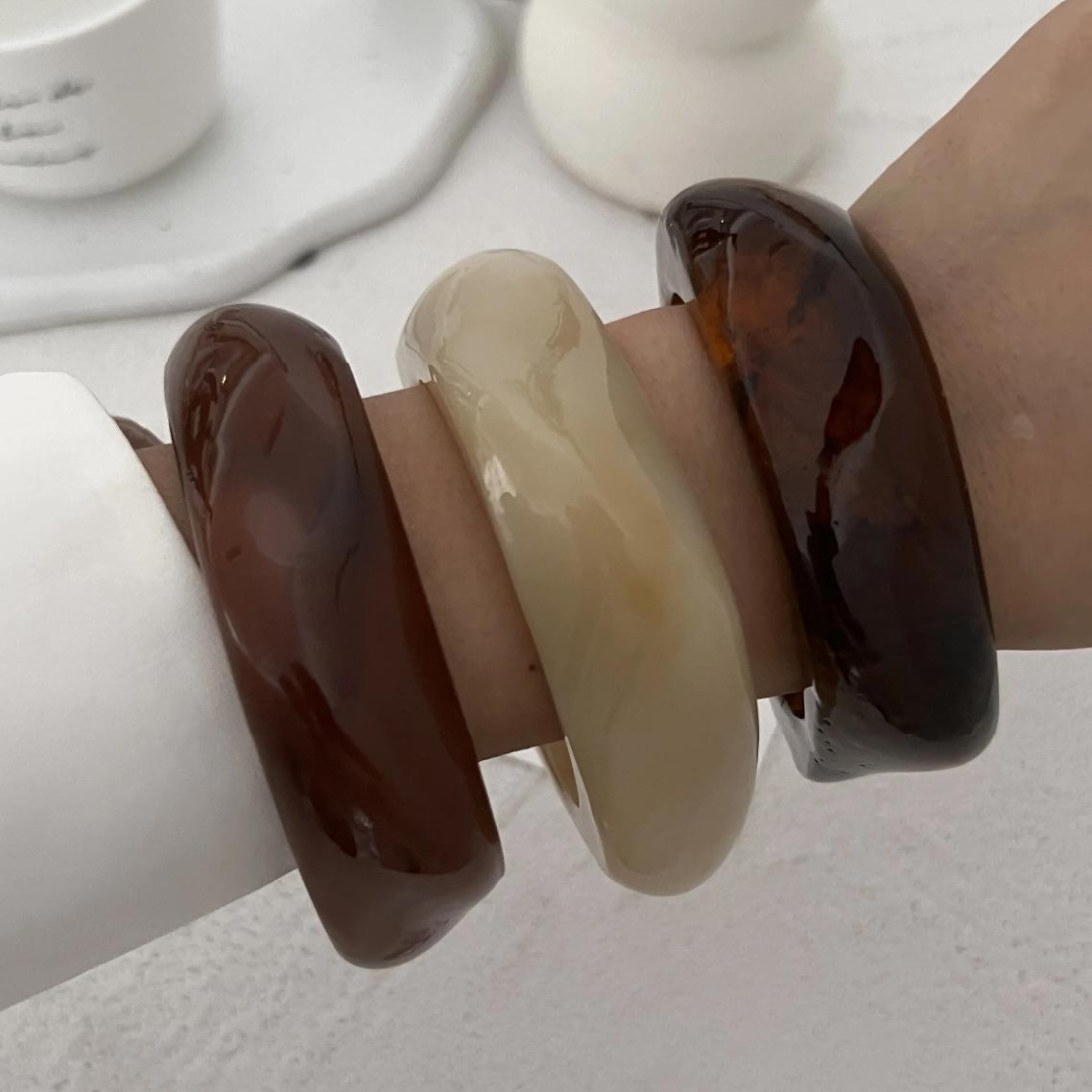 Vintage Acrylic Geometric Bangles – Trendy Wide Cuff Resin Bracelets for 2025