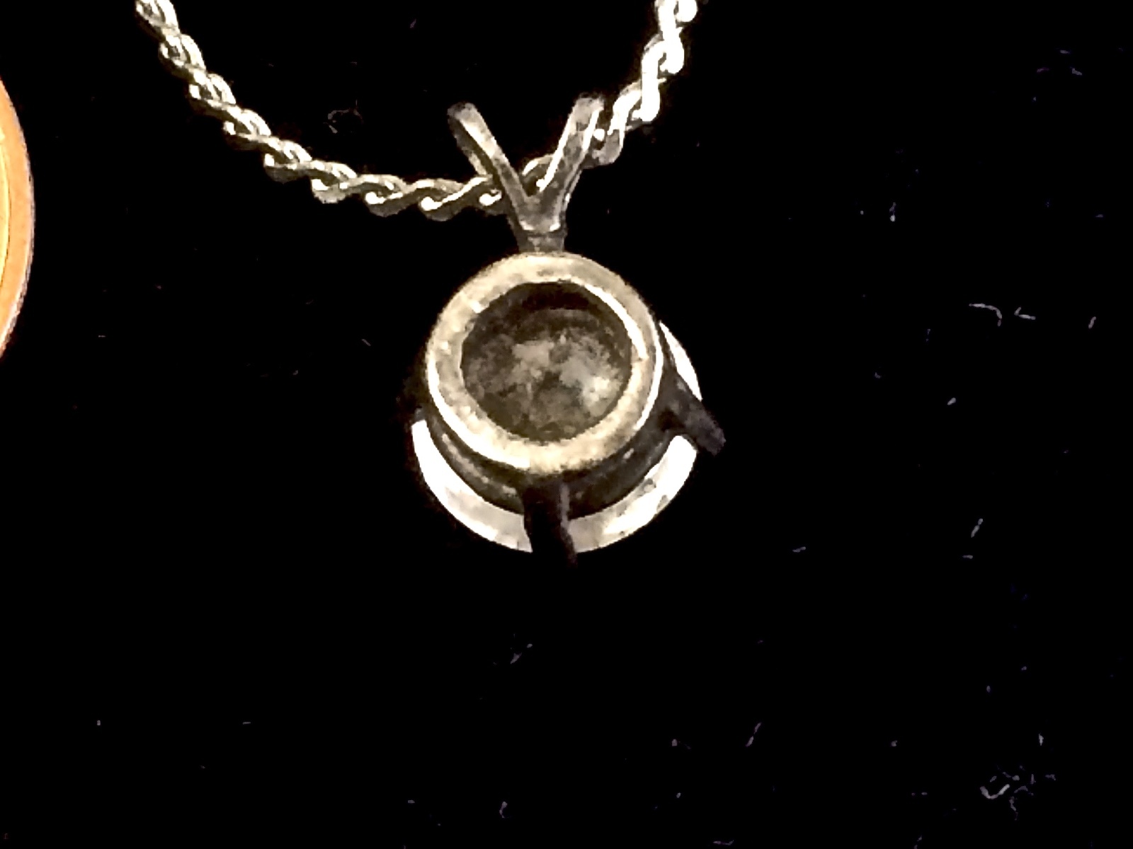 Classic Look Large Glass Jewel in Silver Color Setting & Chain Pendant Chain Set