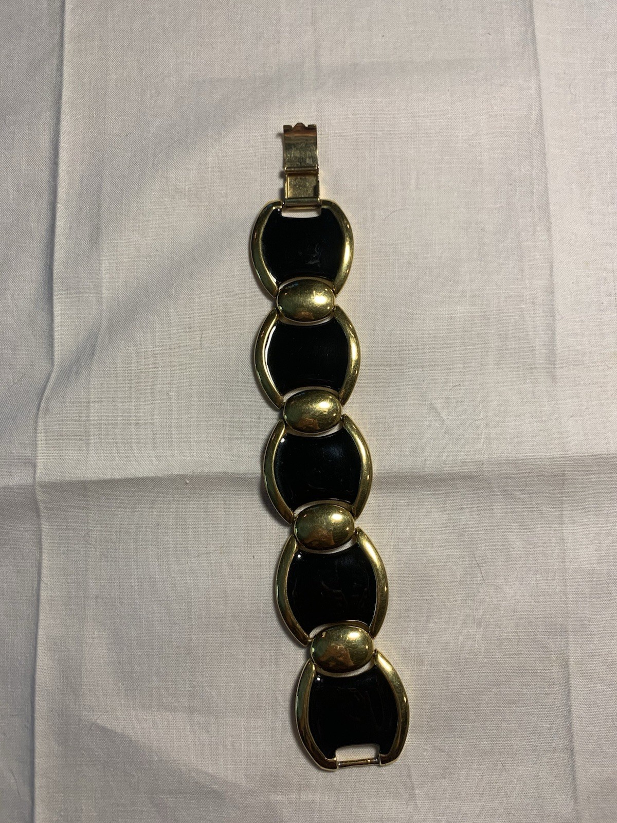 Vintage Signed Napier Black Enamel & Gold Tone Chunky Link Vintage Bracelet 8″