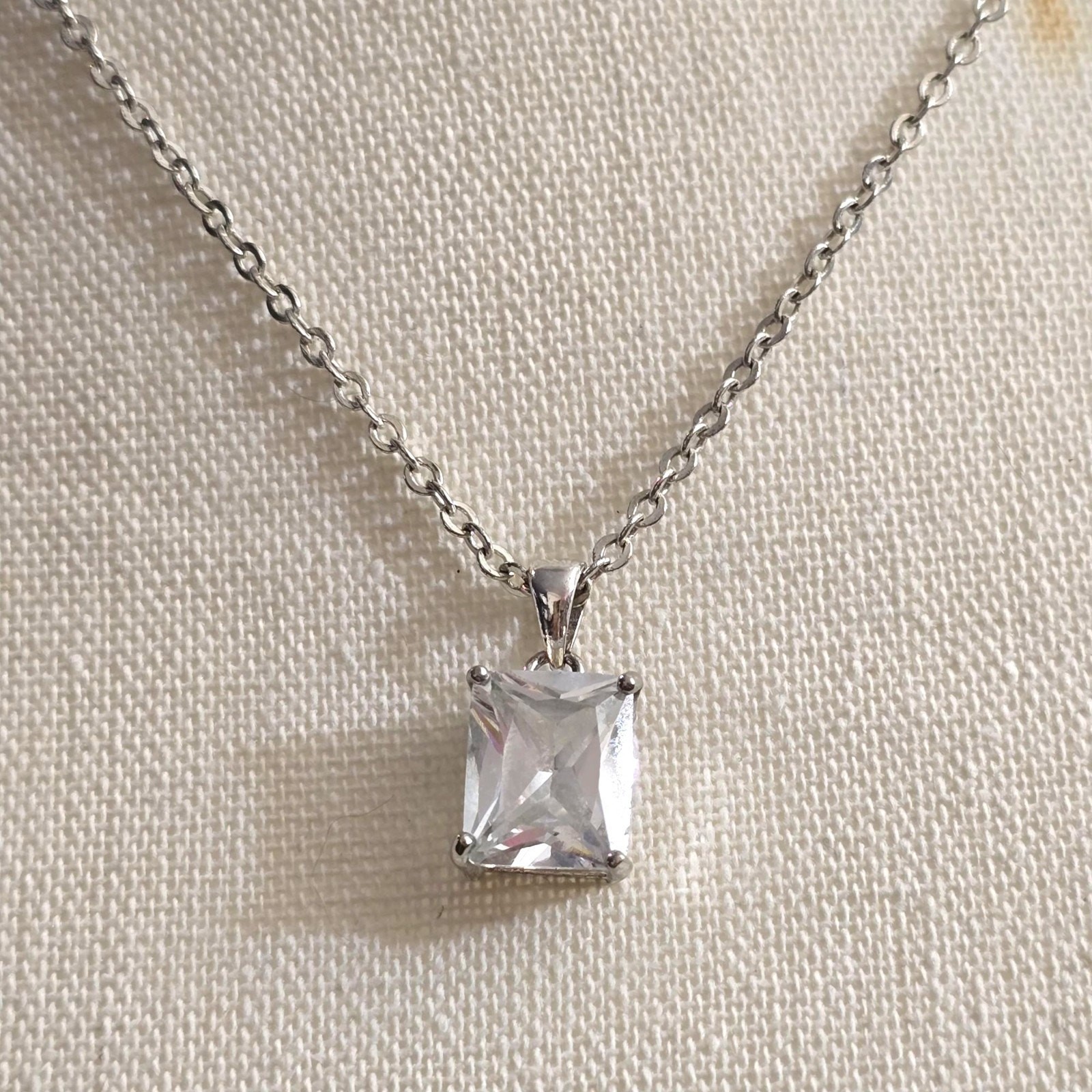 Necklace Crystal Pendant Square Shaped Signed JLO Silver Tone 18″ L SKU 2239