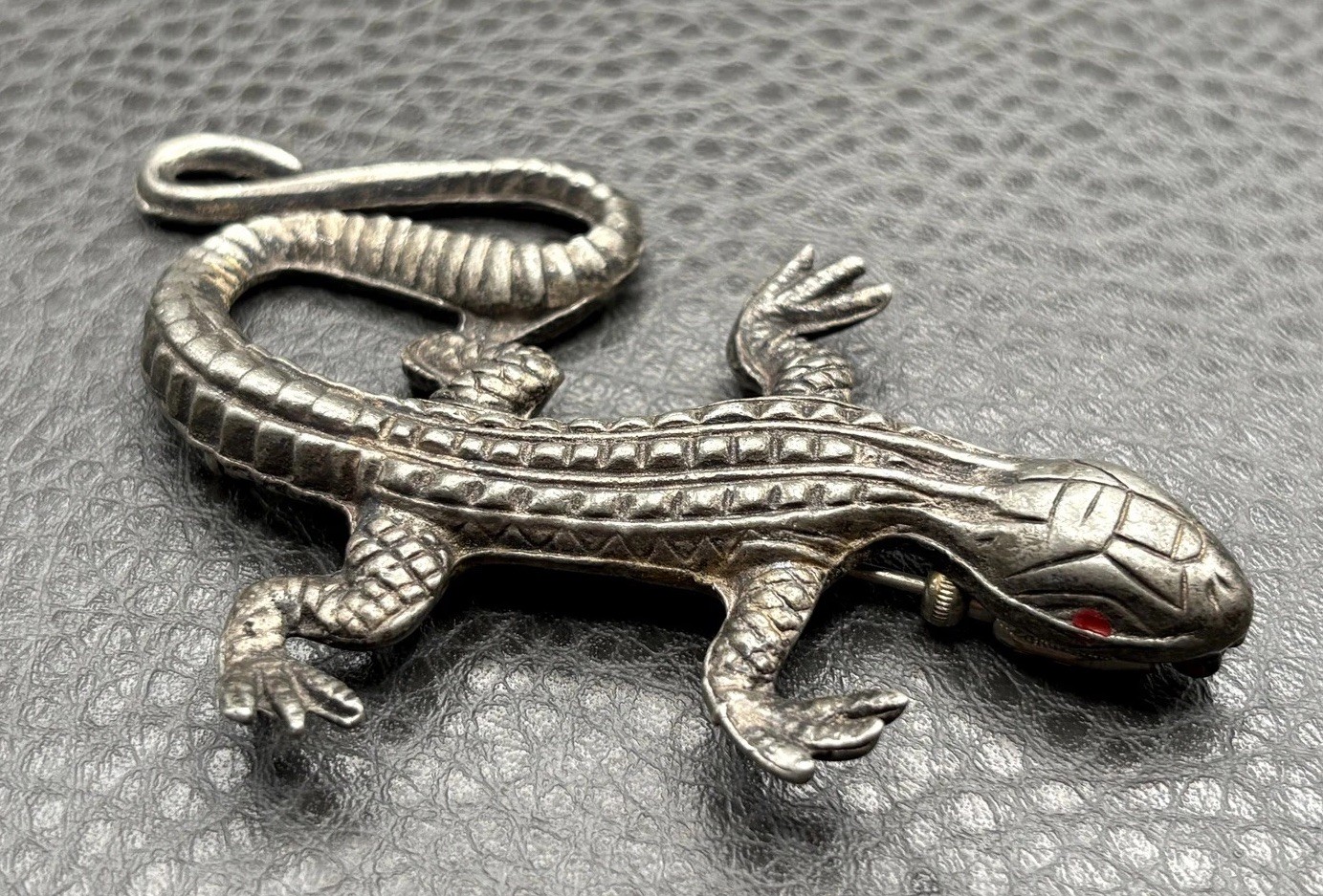 Vintage HUGE Old Pot Metal Lizard Gecko Brooch Pin Red Enamel Eyes Figural