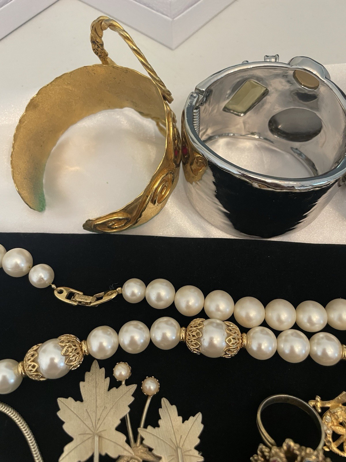 Junk Jewelry FOR CRAFTS WEAR PICS 1 & 2 Necklaces Watches Brooch Some SIGNED #3