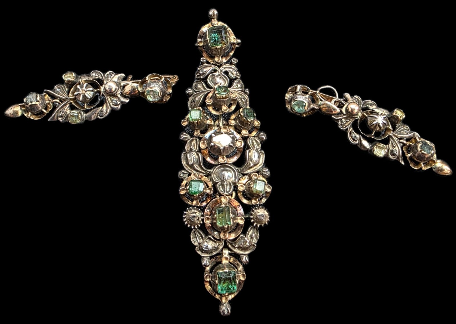 Antique Victorian Gold Parure Set Earrings Pendant Diamonds Emeralds Ca 1850