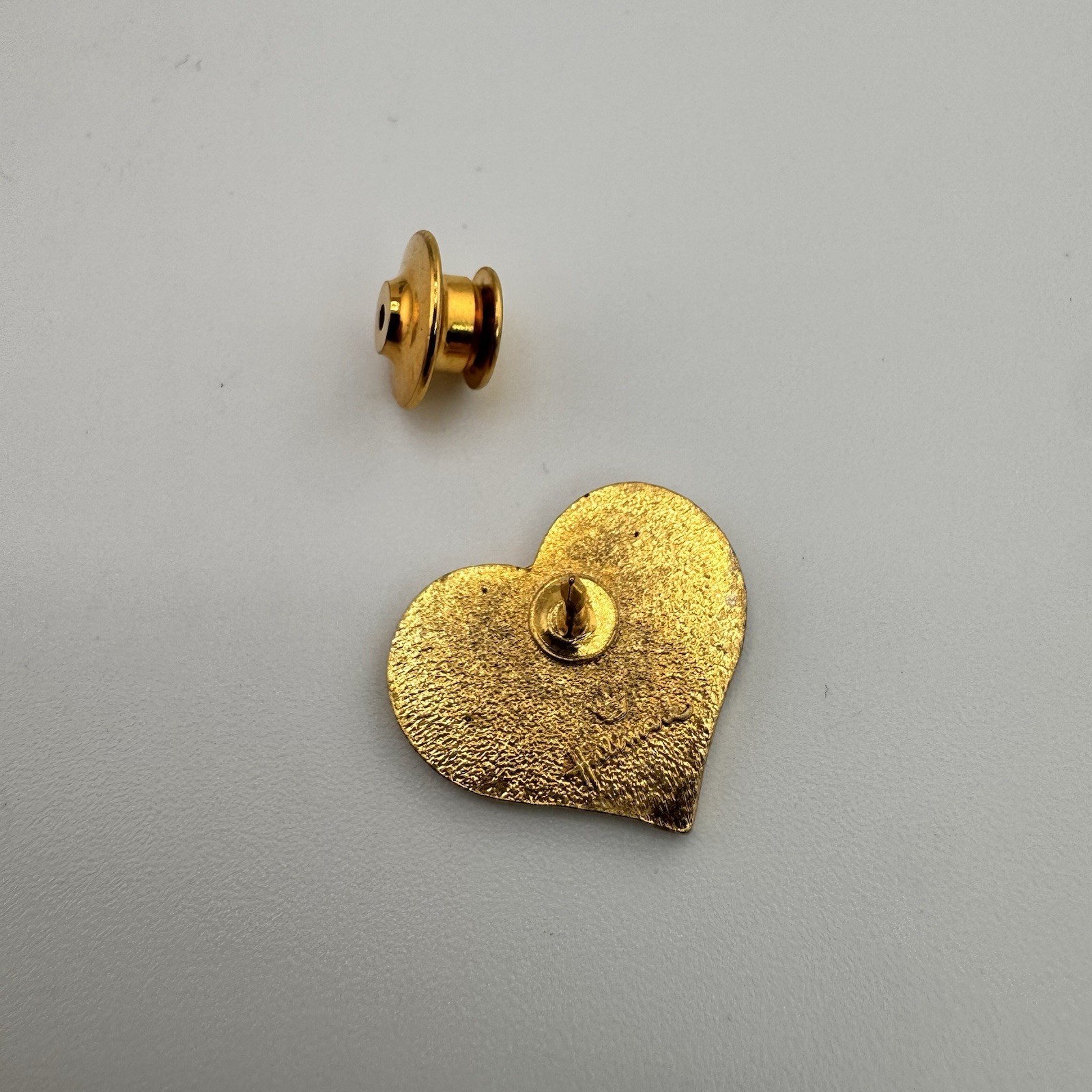 1980’s Vintage Hallmark Metal Brooch Red & Gold Heart Pin Valentine’s Day