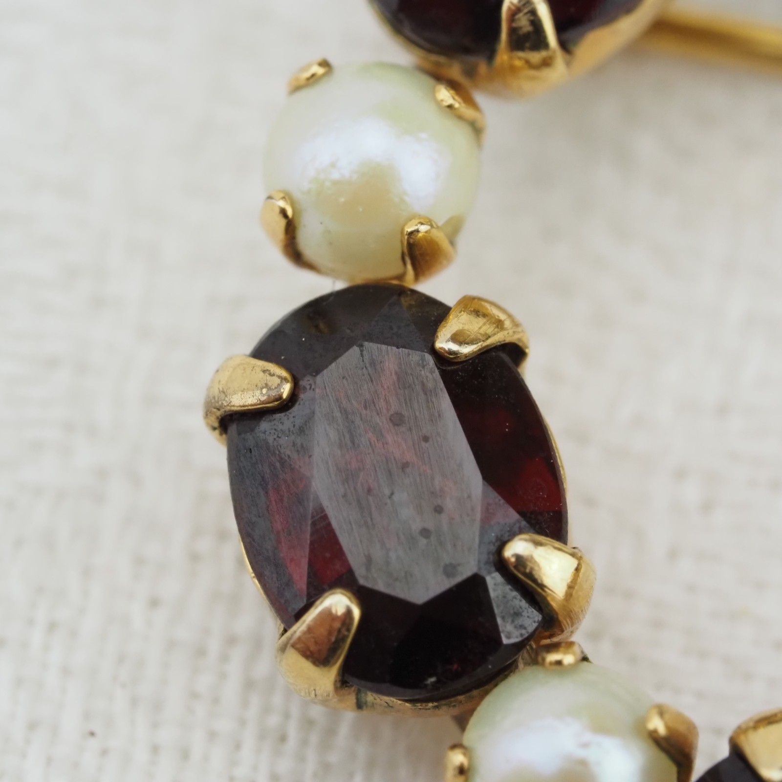 Vintage Ronci 12k Gold Filled Garnet and Pearl Round Circle Pin Brooch
