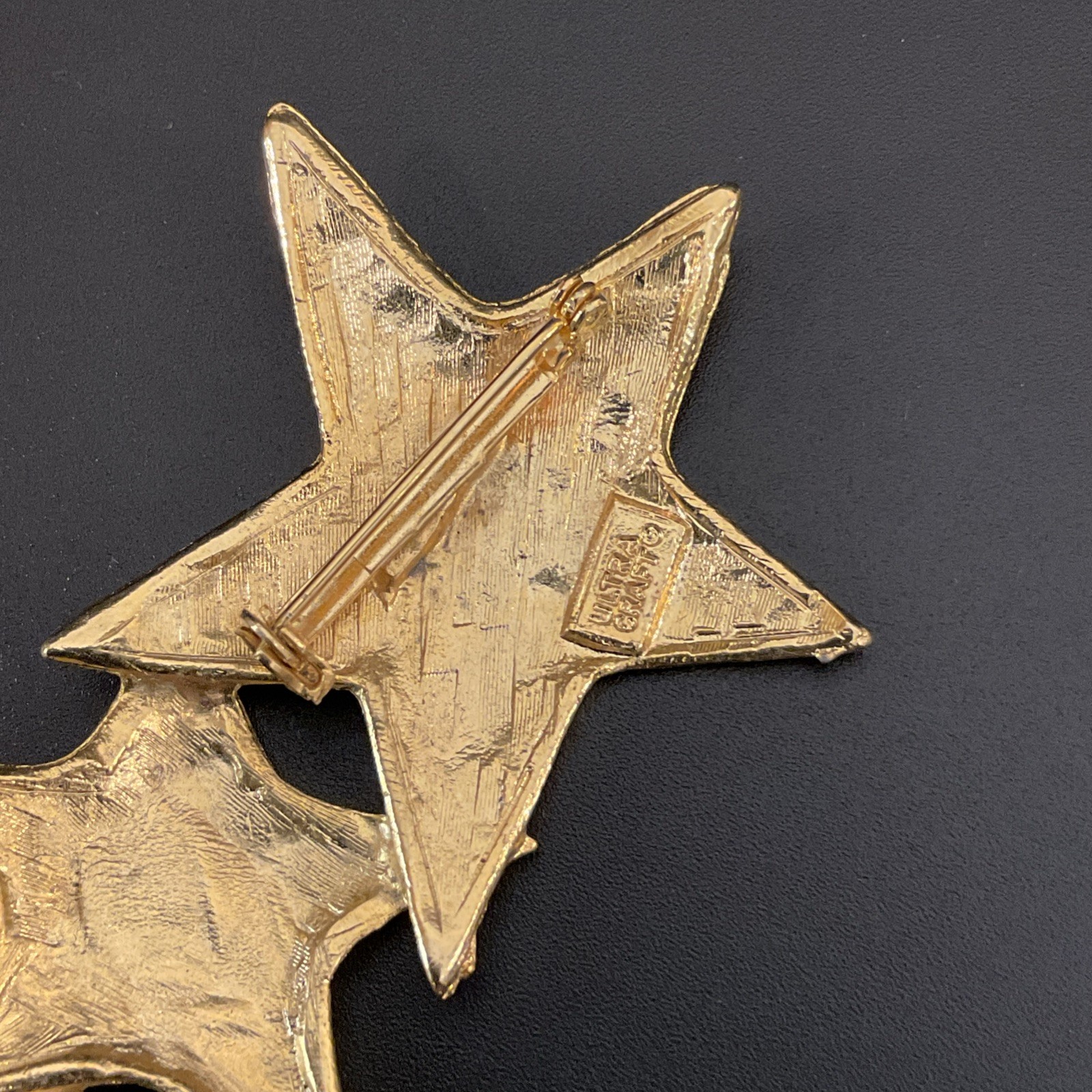 Vintage Designer Signed Ultra Craft Gold Tone Shooting Star Dangle Brooch Pin