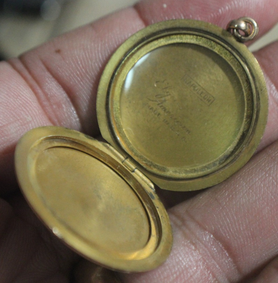 Wonderful Gold Filled ‘NAPOLEON’ Elgin American Double Photo Locket Pendant