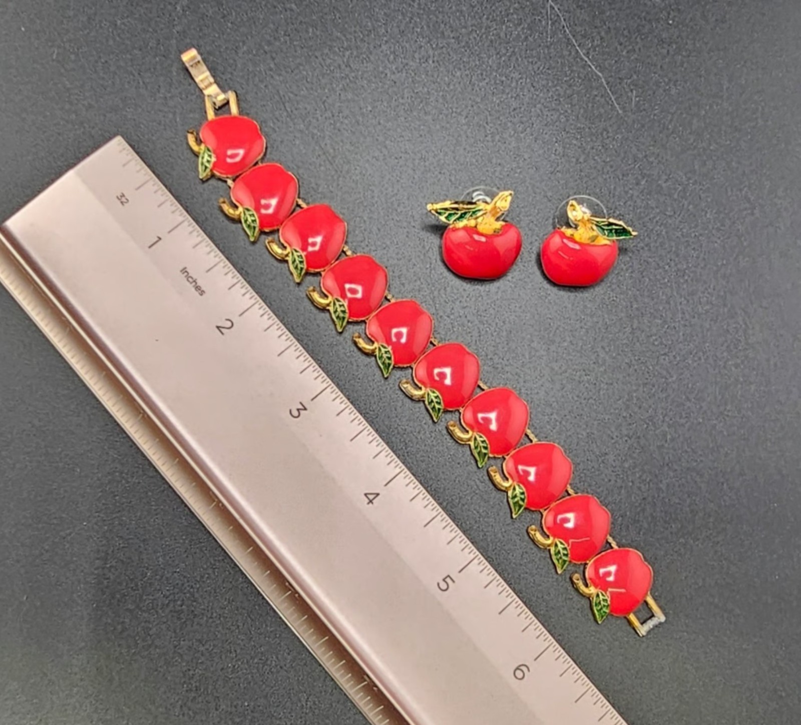 Vintage Red Apple Enamel Jewelry Set – Bracelet & Earrings