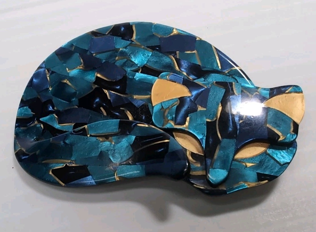 LEA STEIN Paris GOMINA Sleeping Cat Brooch Vintage Blue Gold Mosaic Acetate Pin
