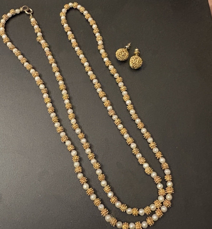 2 Vintage Unbranded Pearl Necklace & Pierced Earring Sets Choker Gold Tone