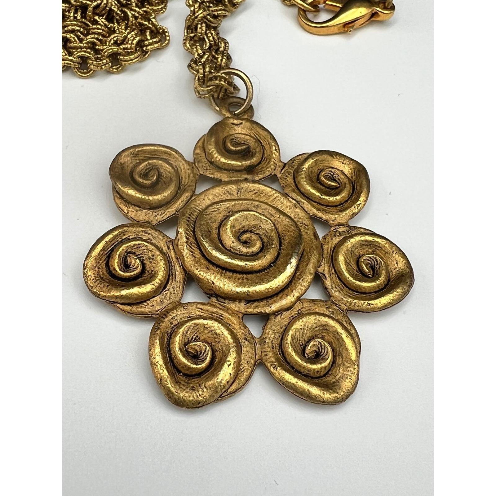 Vtg Eivind Hillestad EH Norway Gold Tone Spiral Flower Pendant Necklace 38″