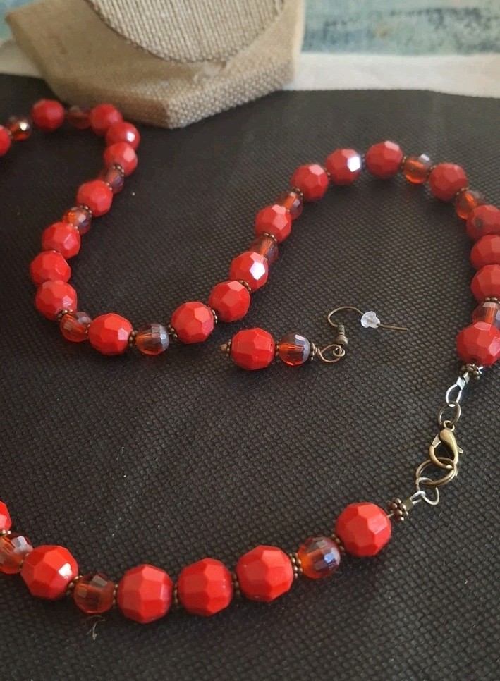 Ladys Red & Clear Faceted Rondell Bead Necklace & Earring Fits Any Occasion Vtg