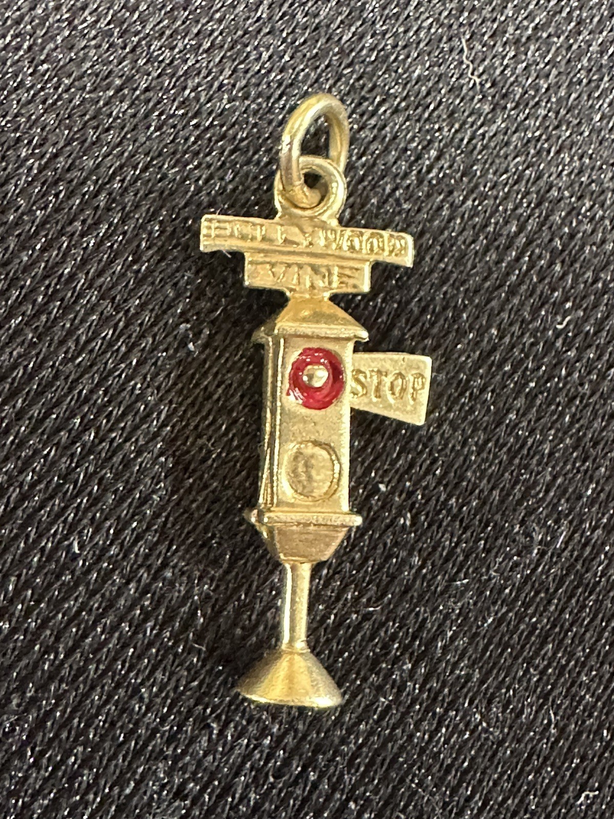 14K Vintage Gold HOLLYWOOD VINE STOP GO YES NO TRAFFIC SIGNAL Pendant Charm 1.8g