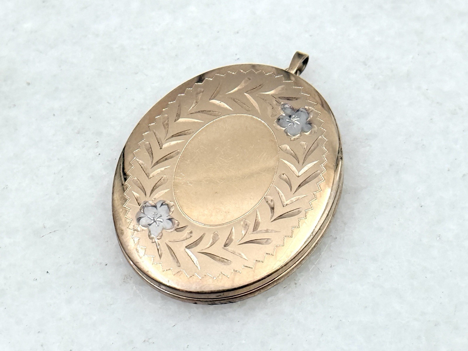 Vintage 14k Gold Filled Multi Photo Oval Locket Oval Floral Etched Family Locket
