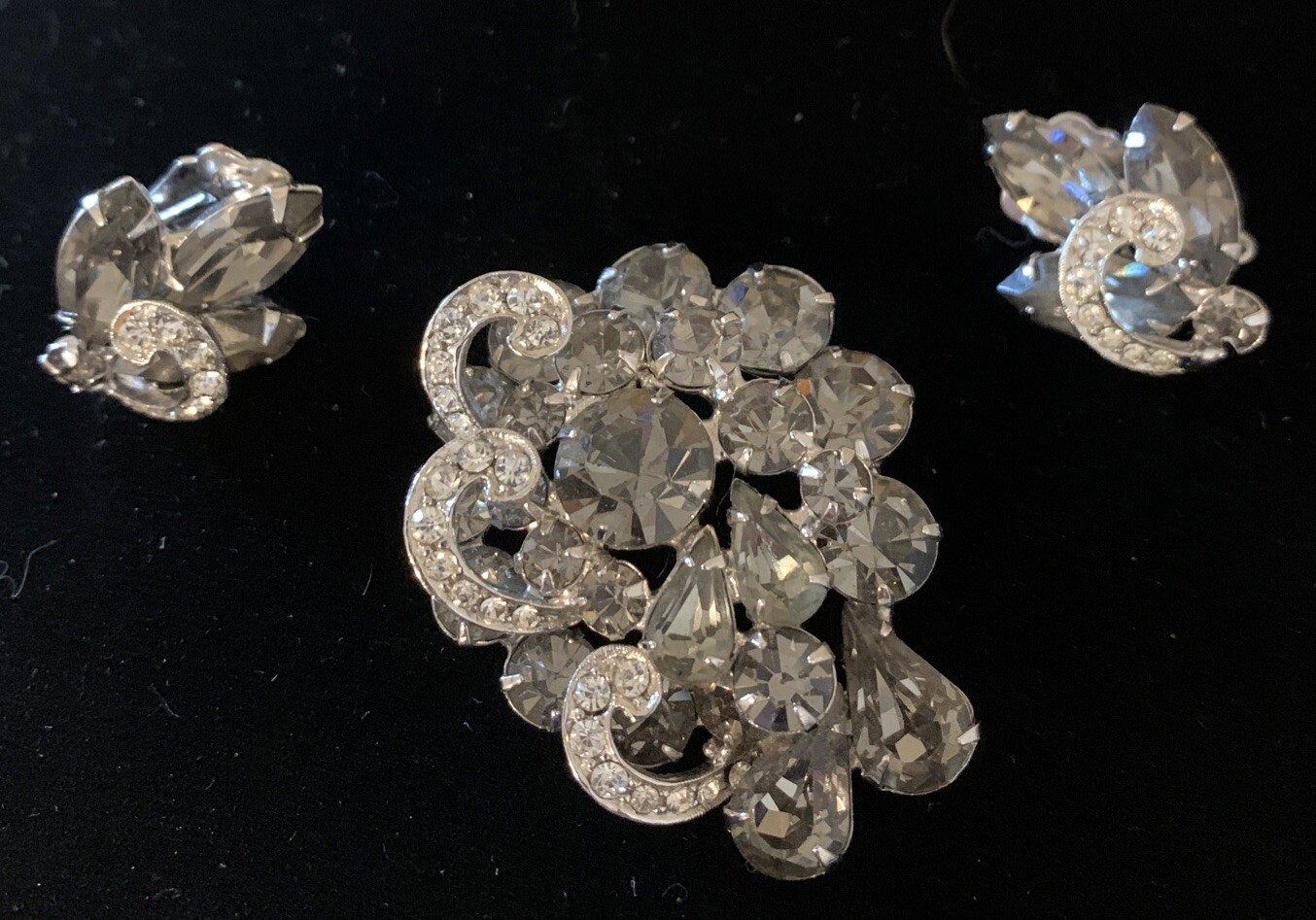Vintage Signed Weiss Earrings & Brooch Set Rhinestones