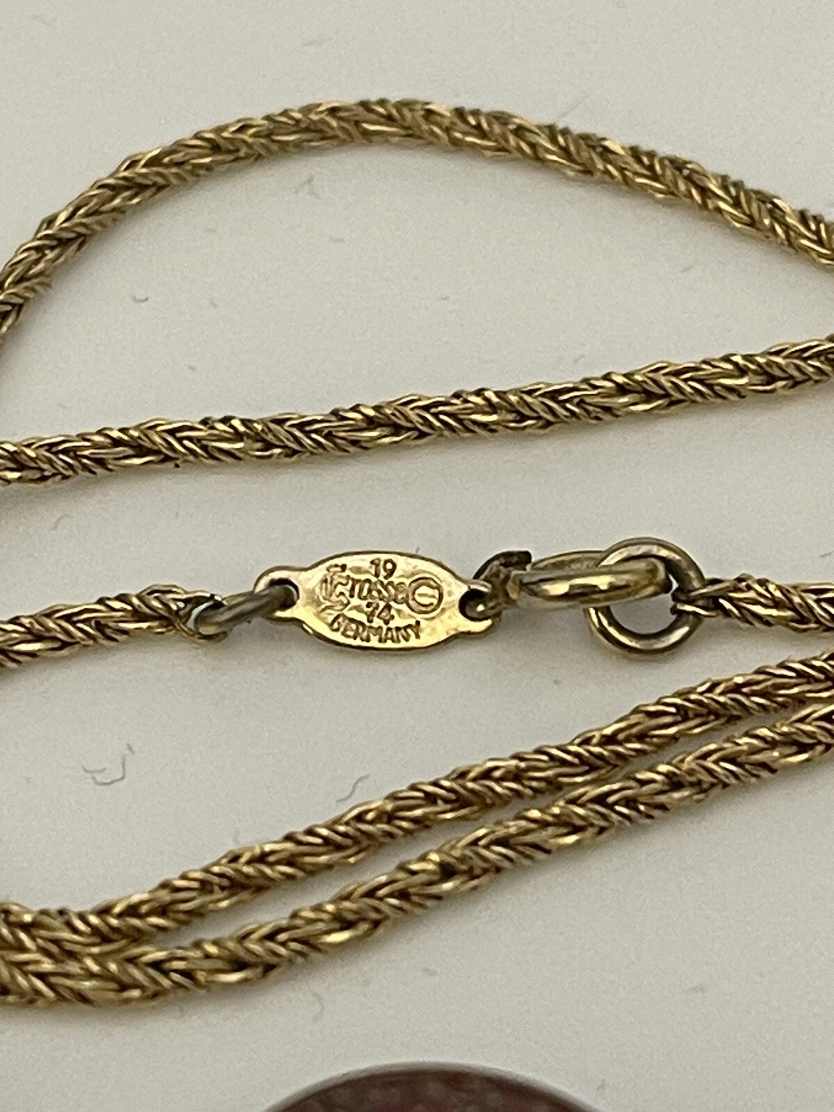 VINTAGE HENKEL GROSSE GERMANY LONG GOLD TONE NECKLACE RED BEAD CRYSTAL 38” 1970’