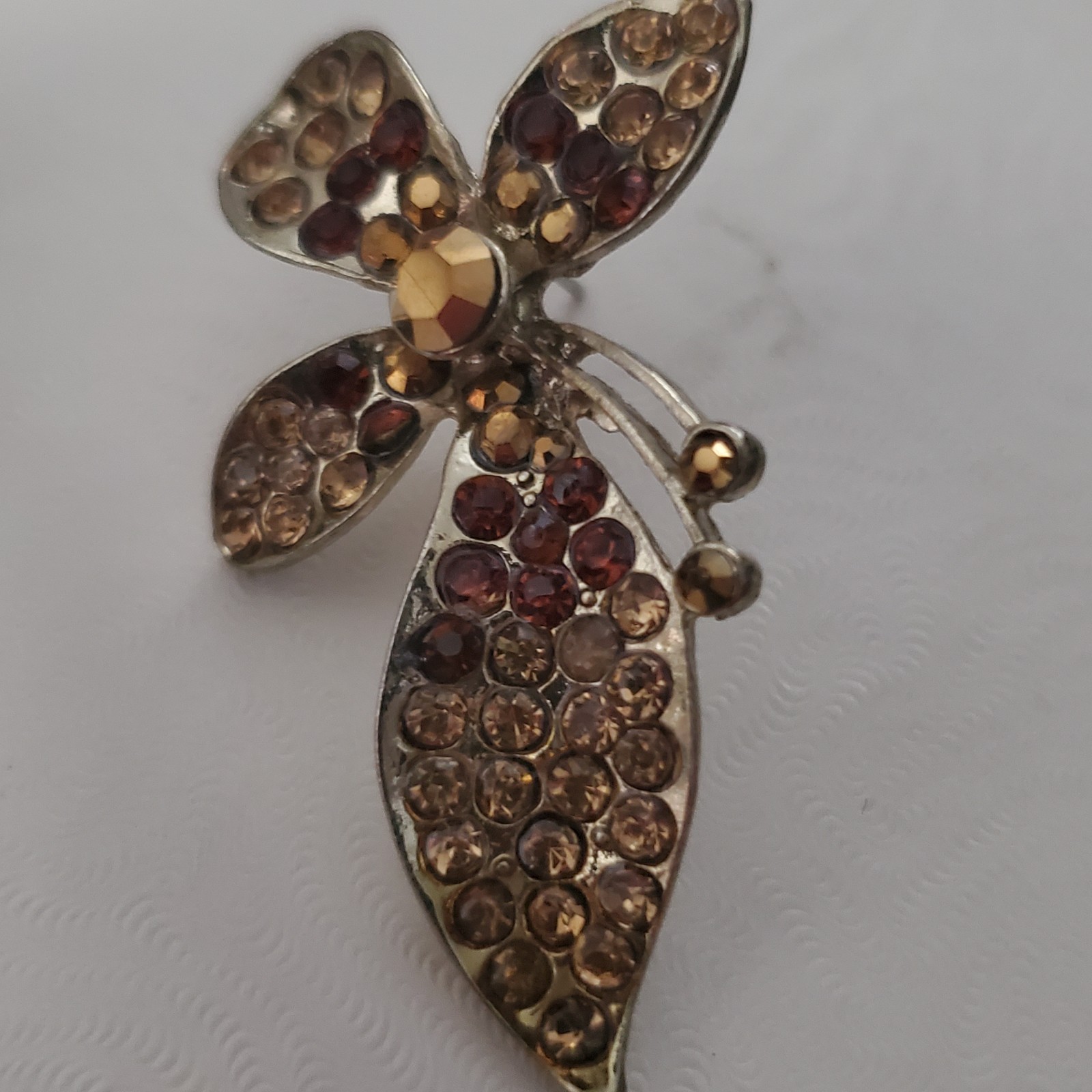Avon 35th Anniversary 2006 Rhinestone Flower Brooch with coordinated earring set