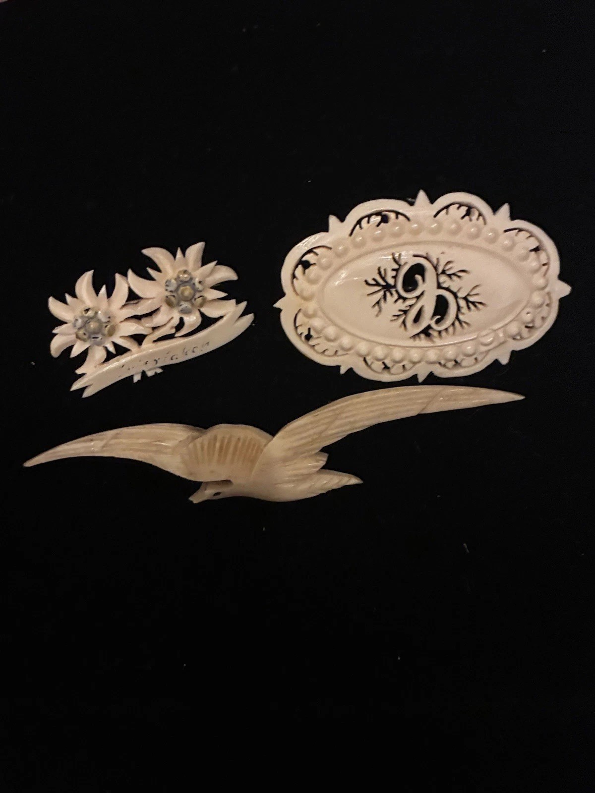 Chinese Export Carved Bovine Bone Brooch Demi Vintage Antique Jewelry