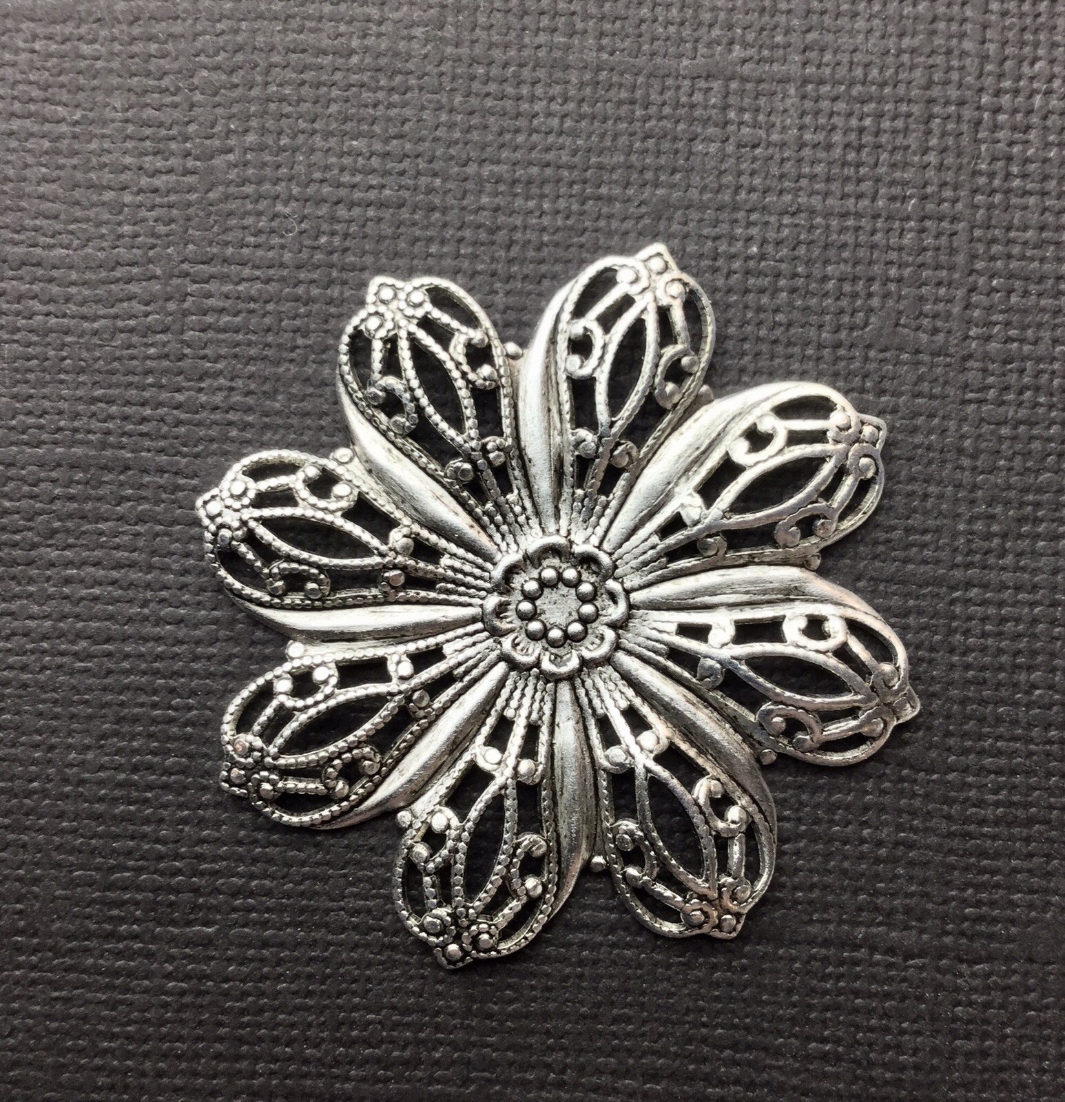 25824 – Round Floral Filigree Jewelry Finding Silver Ox